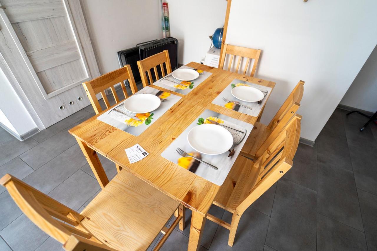 Apartment Teczowa 14 *